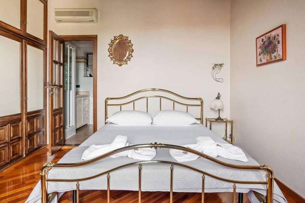 HostMe Colosseum Apartment Roma Exterior foto